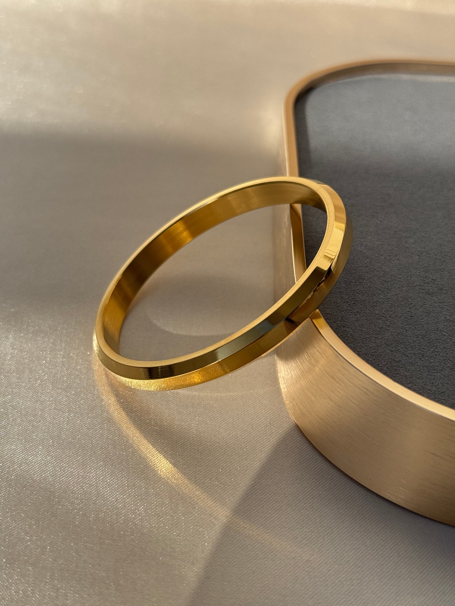 MENS 18k GOLD PLATED ANTI TARNISH KADA - 8 MM