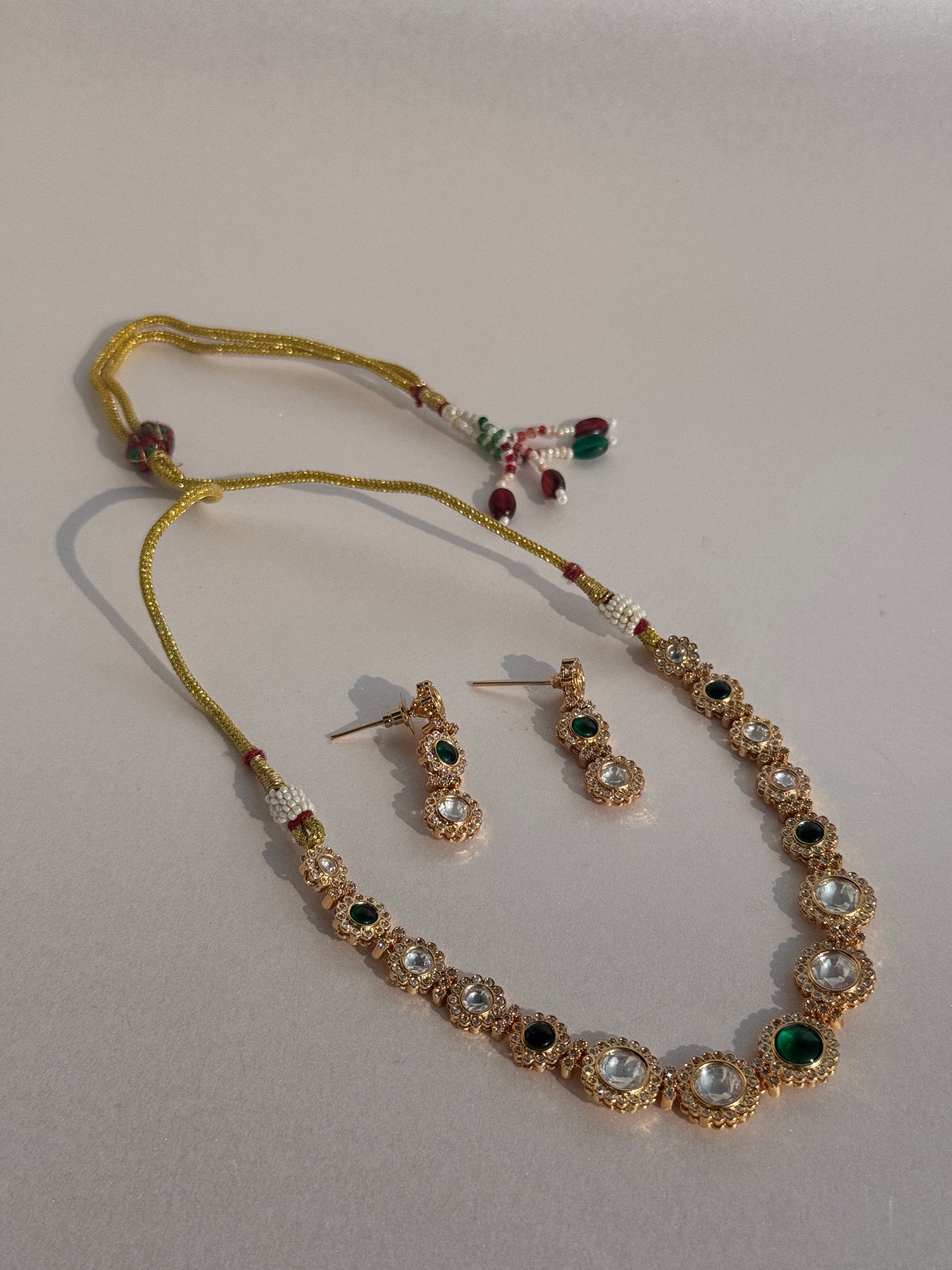 EMERALD TRADITIONAL GOLD PLATED CHOKER