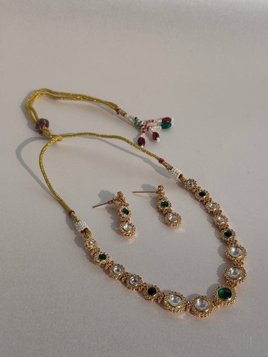 EMERALD TRADITIONAL GOLD PLATED CHOKER