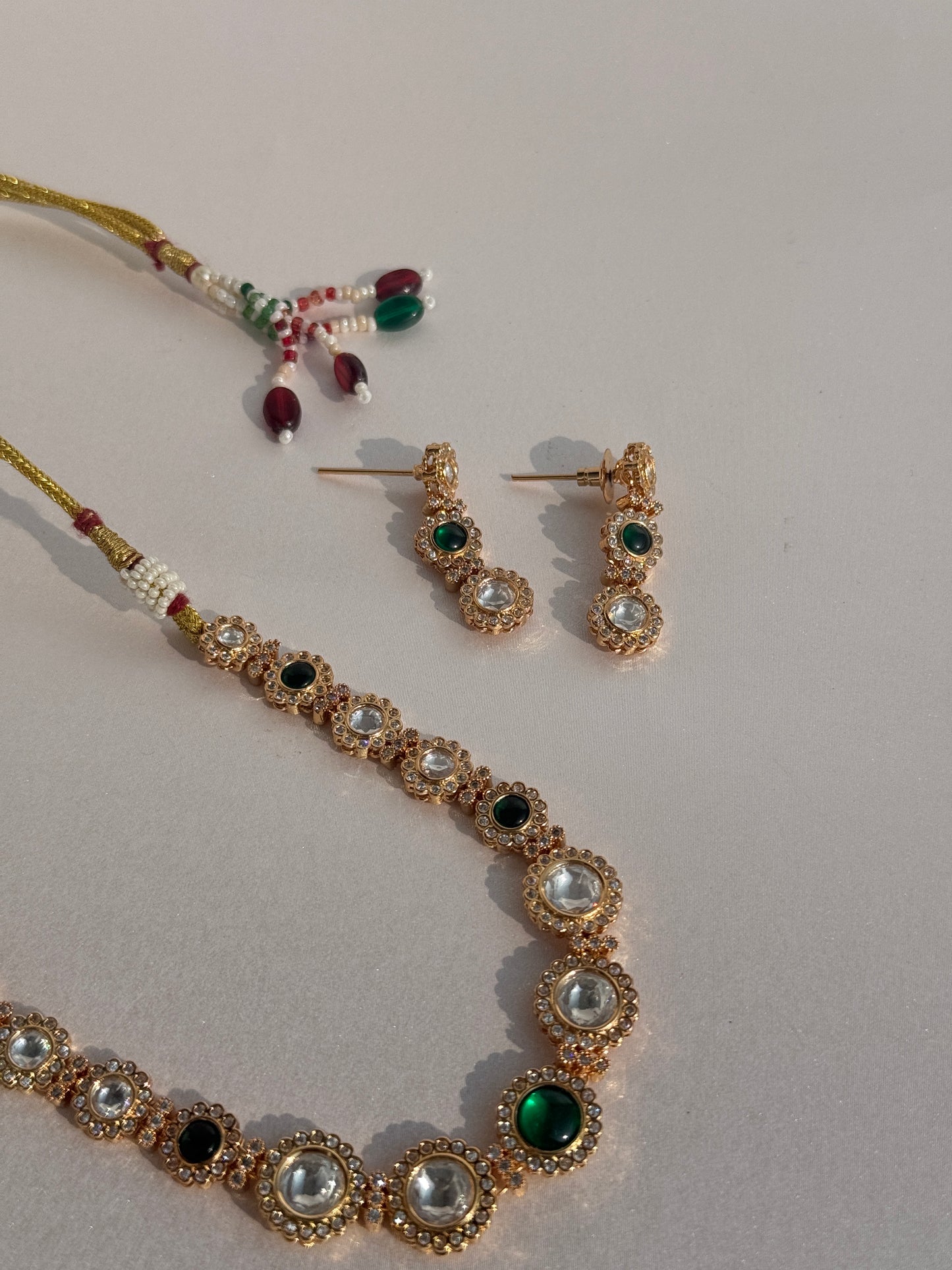 EMERALD TRADITIONAL GOLD PLATED CHOKER