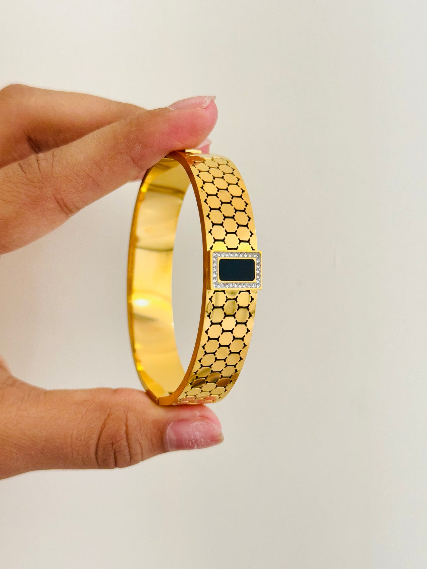 18k GOLD PLATED BRACELET