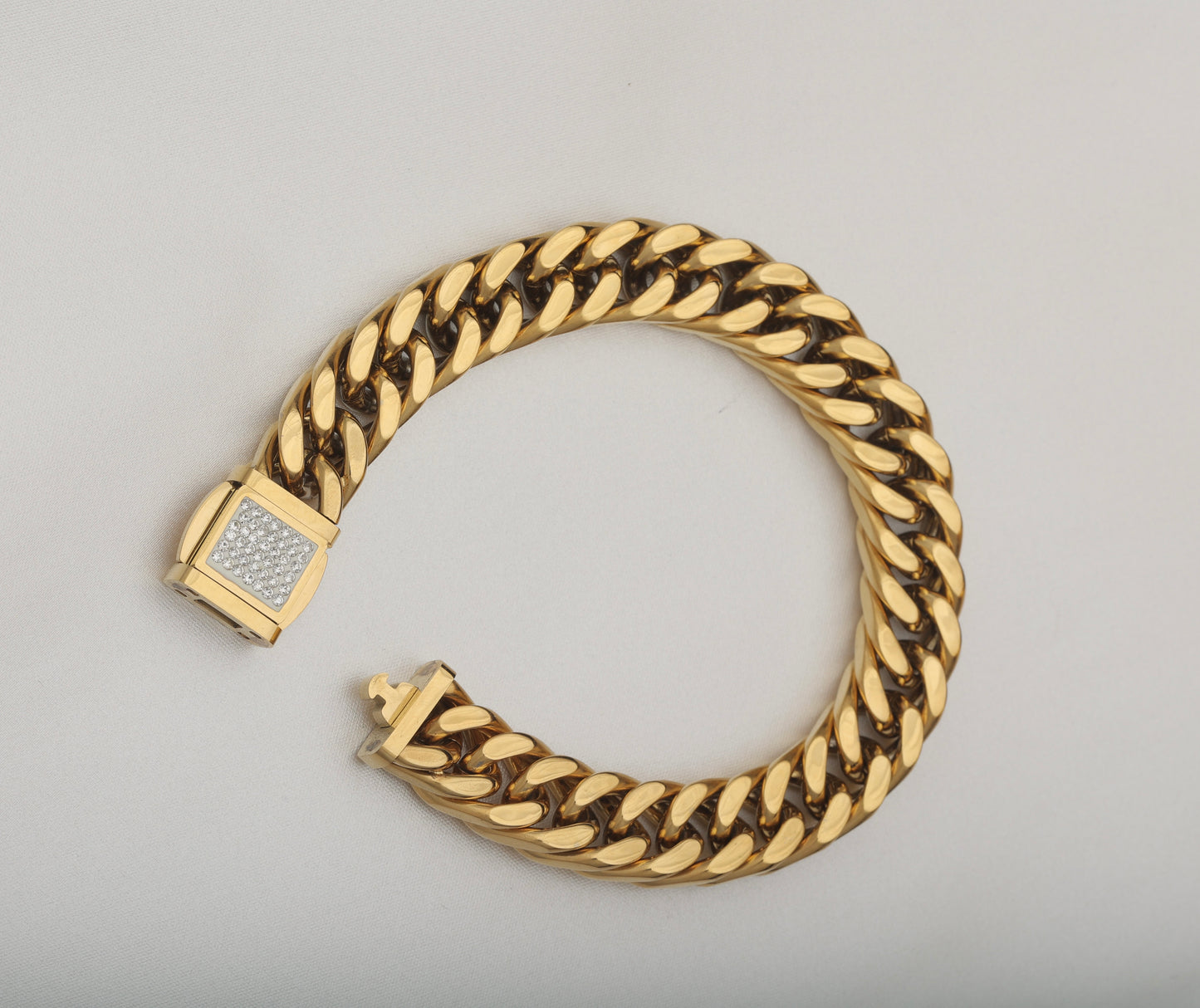 MENS 18k GOLD PLATED LOCK BRACELET - 18 MM