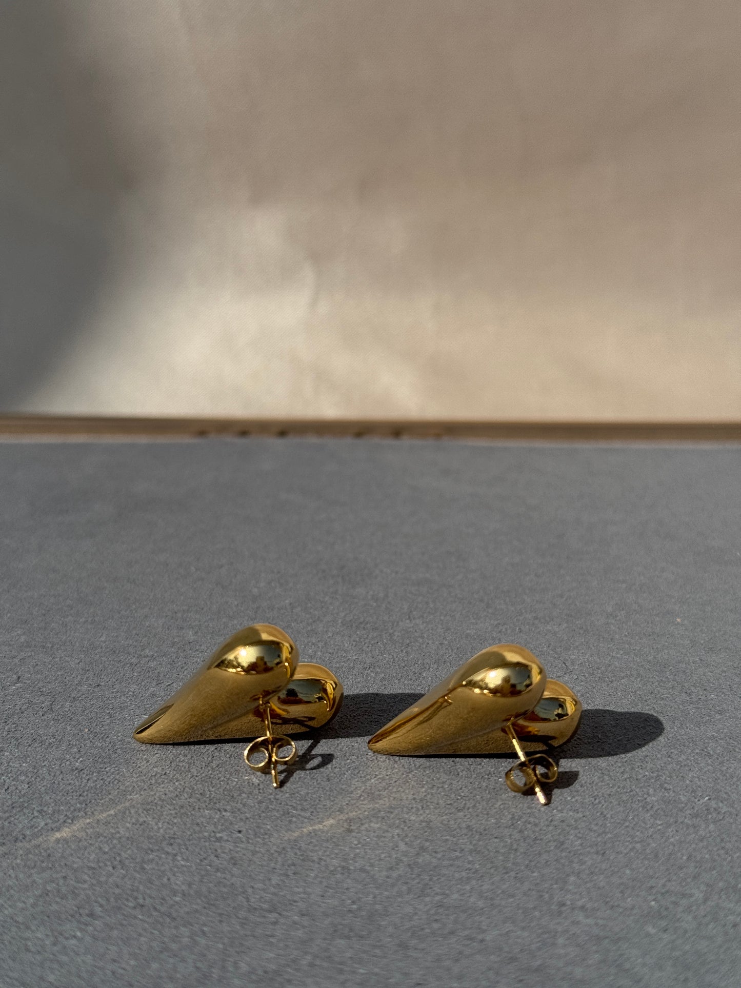 18k ANTI TARNISH GOLD PLATED HEART EARRINGS
