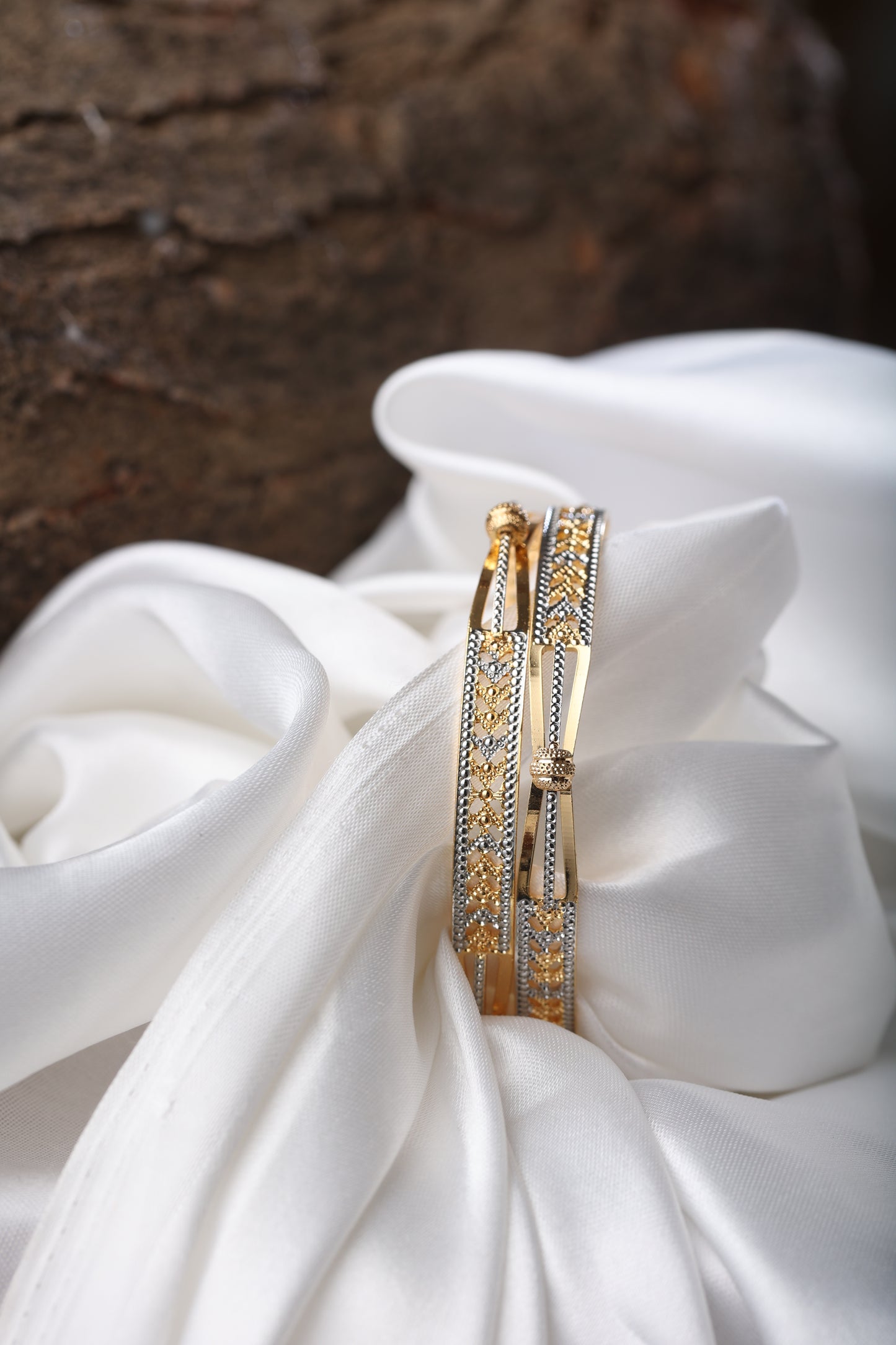ANTIQUE MICRO GOLD PLATED BANGLE