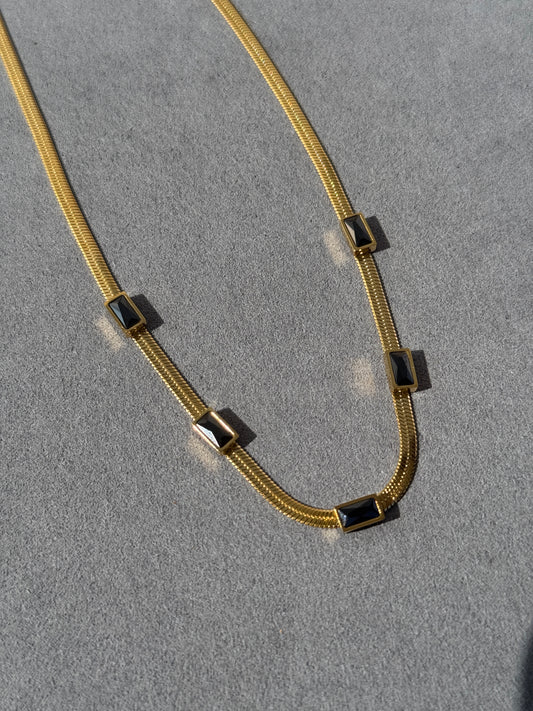BLACK STONE 18k NECKLACE
