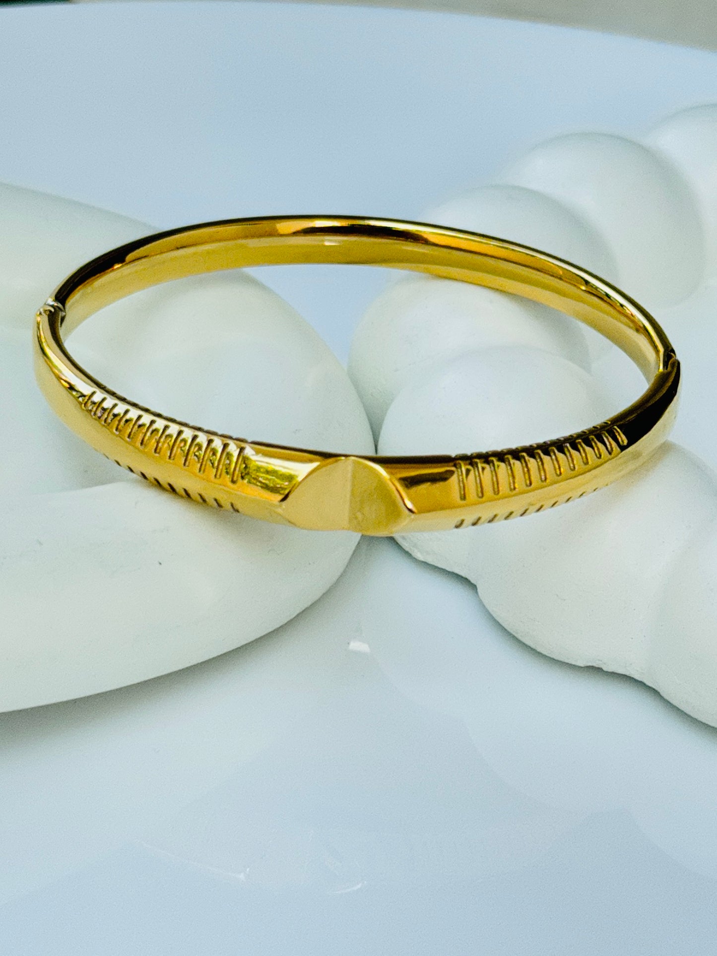 18K GOLD PLATED ANTI TARNISH BRACELET