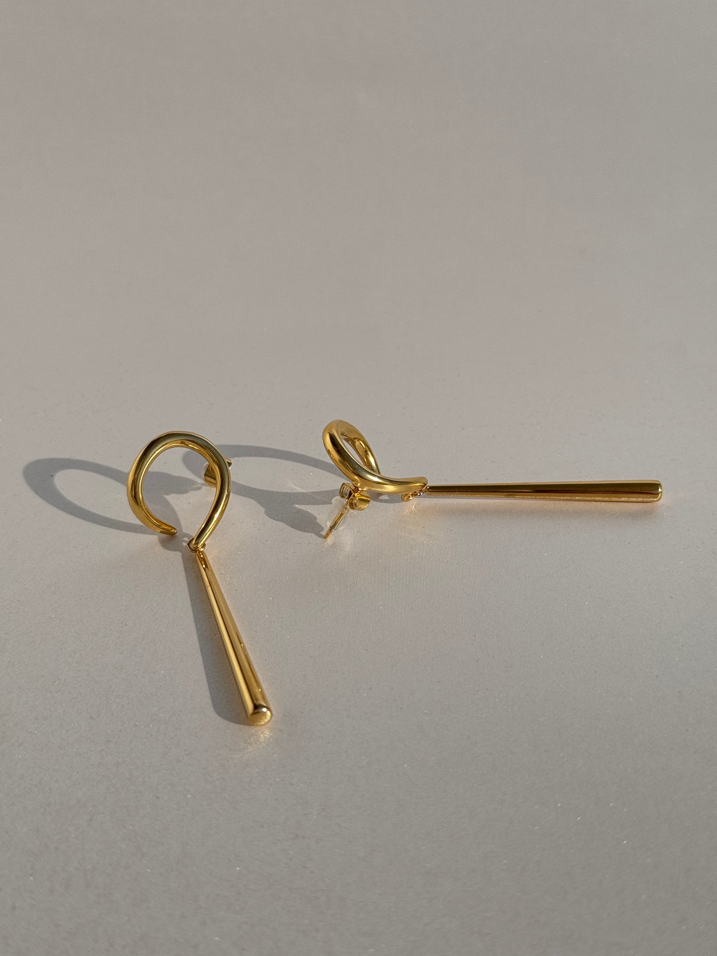 18k GOLD PLATED DROP EARRINGS