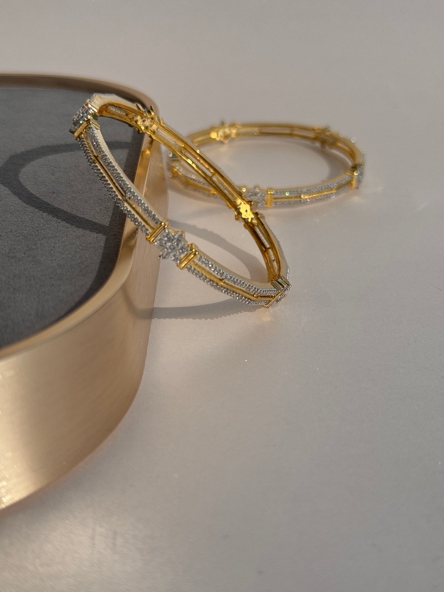 ANTIQUE MICRO GOLD PLATED ZIRCON BANGLES