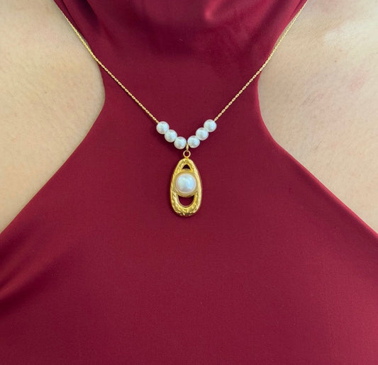 NATURAL PEARL 18k CHAIN