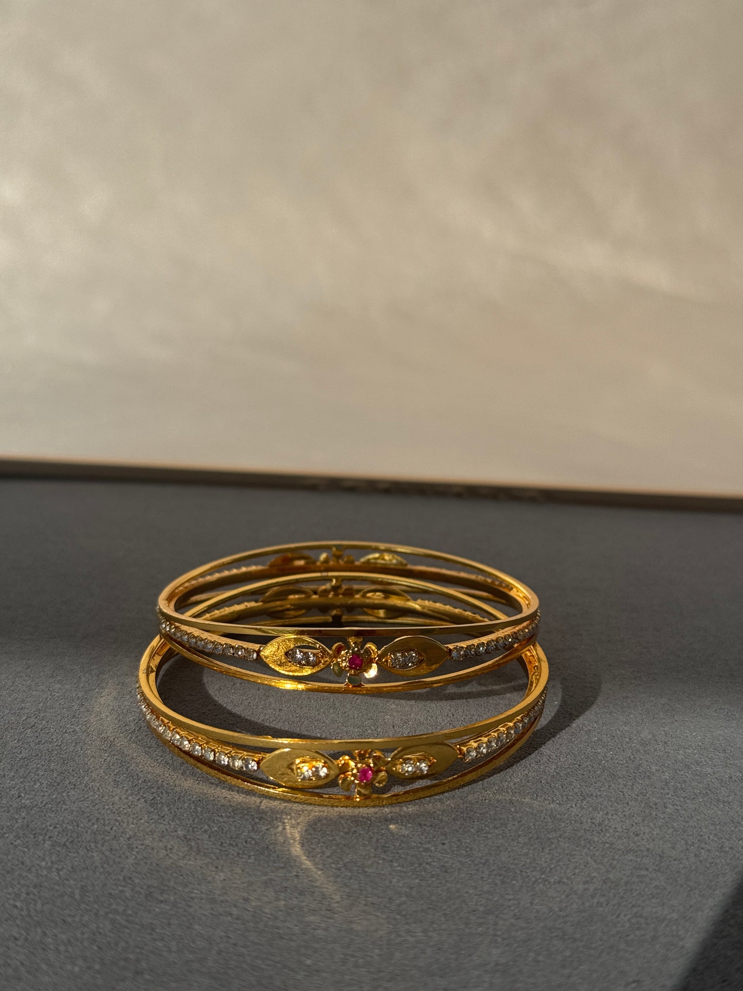 MICRO GOLD PLATED ANTITARNISH BANGLES