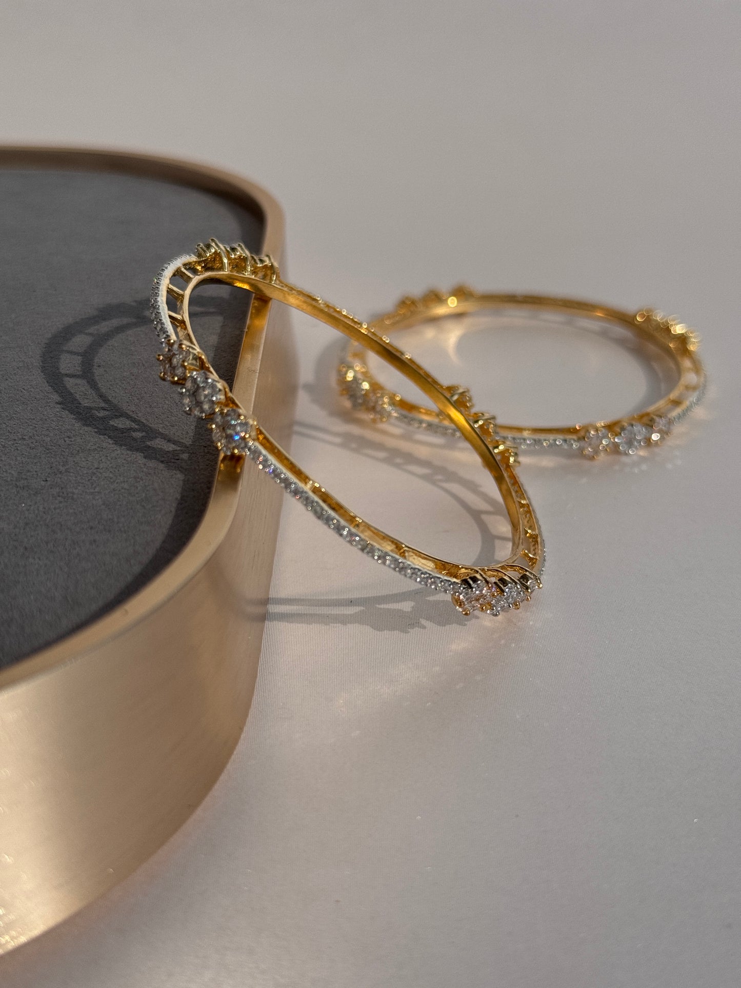 ANTIQUE MICRO GOLD PLATED ZIRCON BANGLES