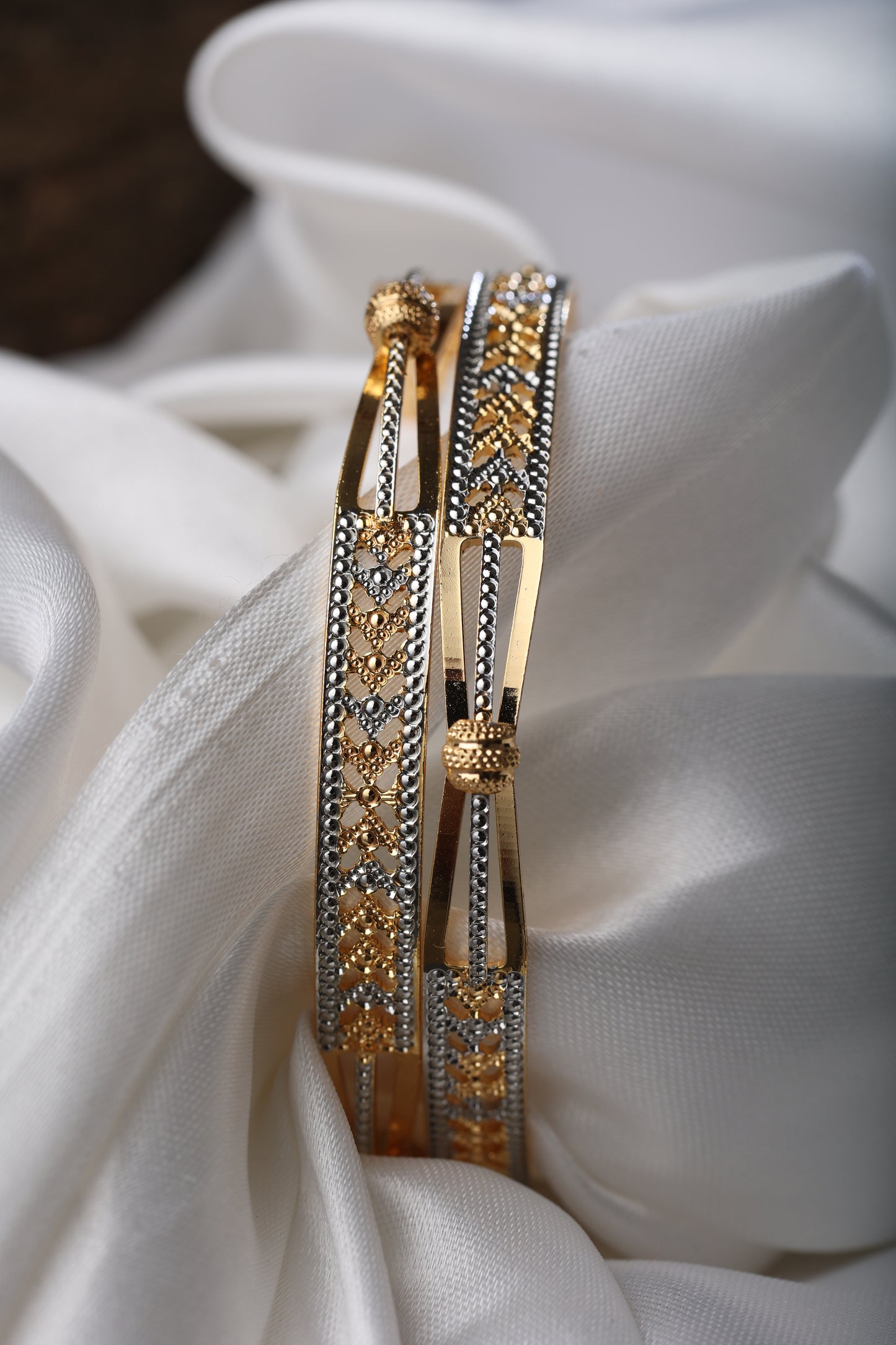 ANTIQUE MICRO GOLD PLATED BANGLE