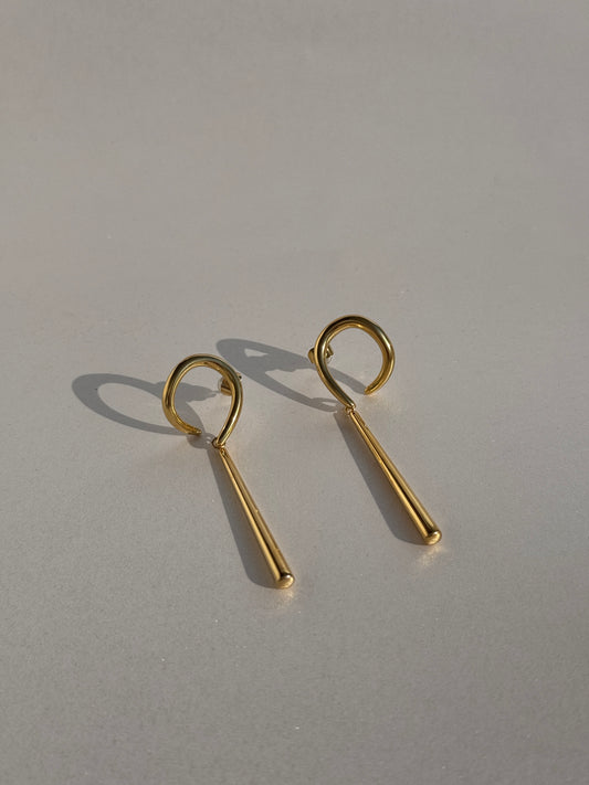 18k GOLD PLATED DROP EARRINGS