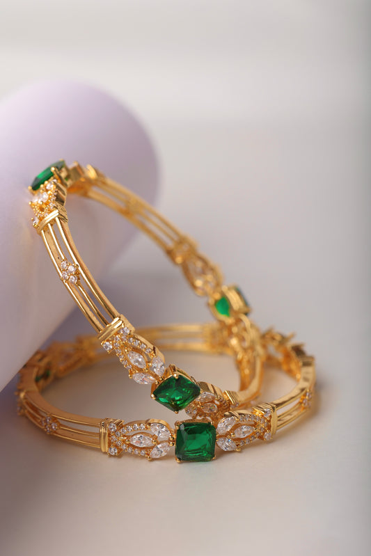ANTIQUE EMERALD MICRO GOLD PLATED BANGLE