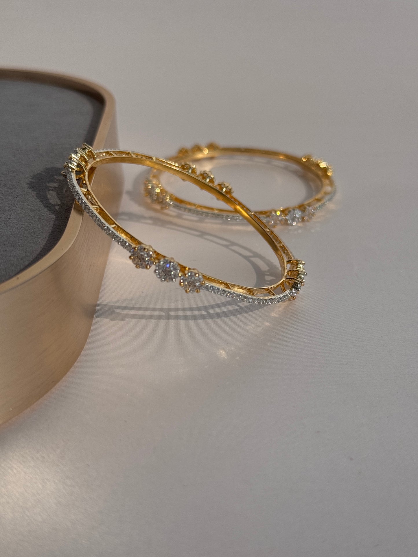 ANTIQUE MICRO GOLD PLATED ZIRCON BANGLES