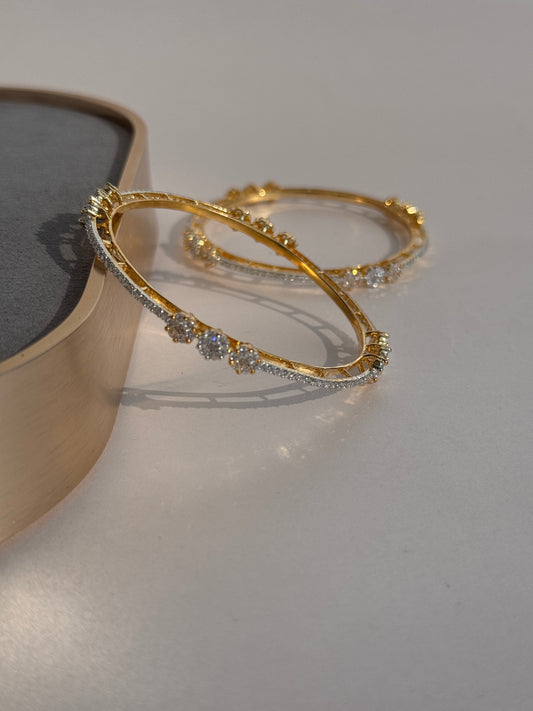 ANTIQUE MICRO GOLD PLATED ZIRCON BANGLES