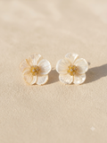 GOLDEN PETAL STUD
