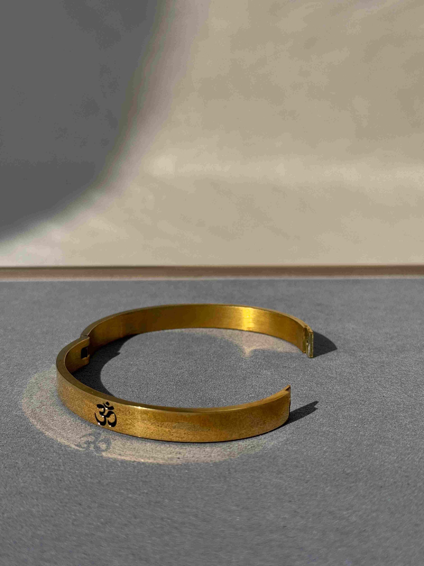 OM GOLD PLATED MENS KADA