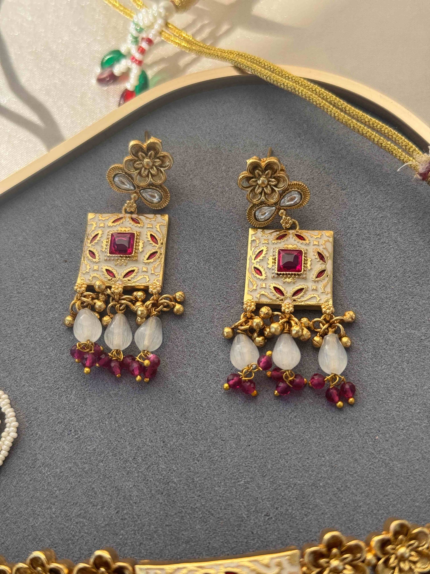 ANTIQUE GOLD PLATED NECKLACE