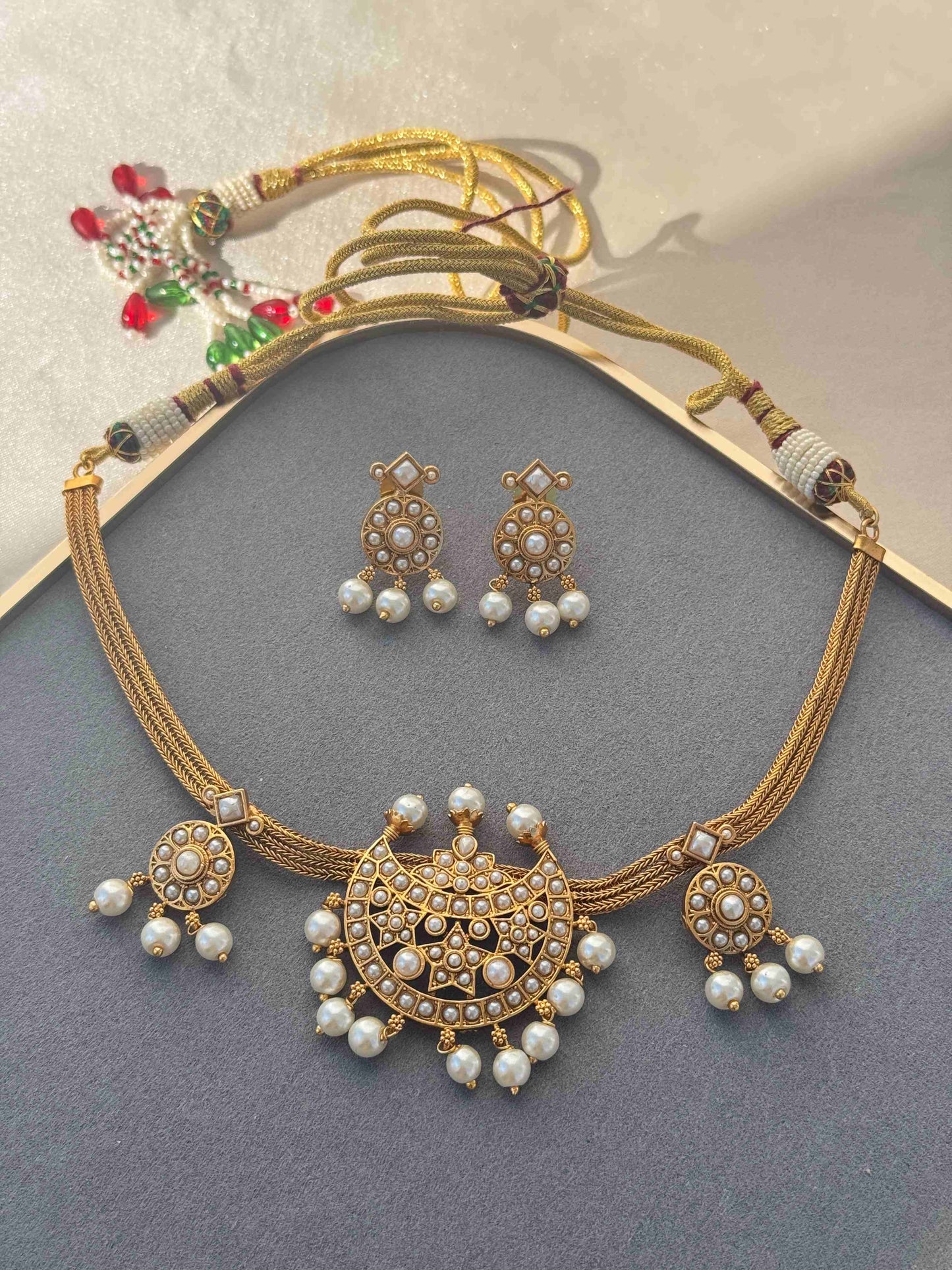 ANTIQUE GOLD PLATED CHOKER