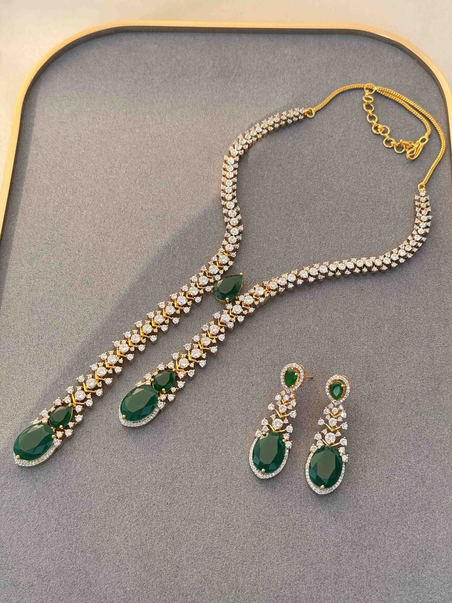 EMERALD STATEMENT DROP NECKLACE SET