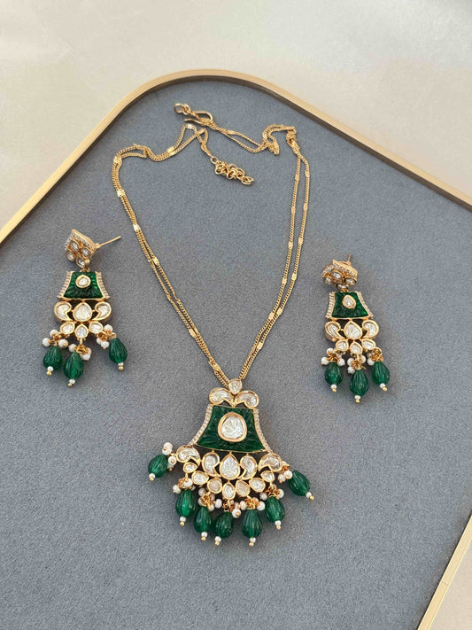TRENDY CHAIN SET WITH KUNDAN PENDANT AND EARRINGS