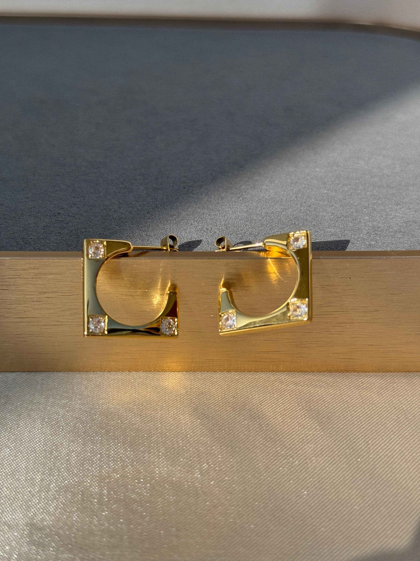 18K GOLD PLATED ANTI TARNISH EARRINGS
