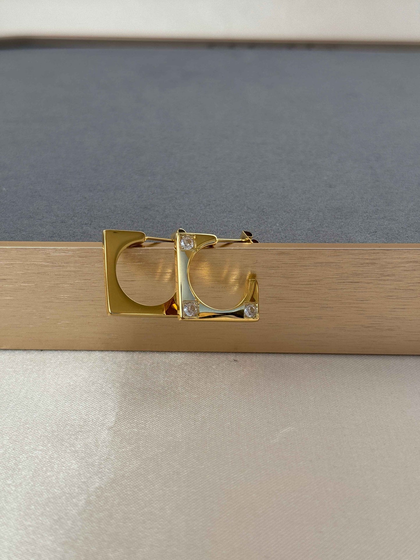 18K GOLD PLATED ANTI TARNISH EARRINGS