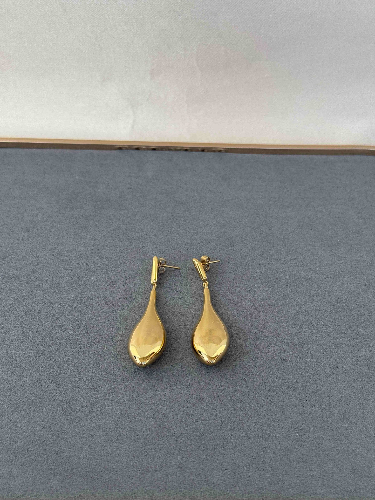 18K GOLD PLATED ANTI TARNISH DROP EARRINGS