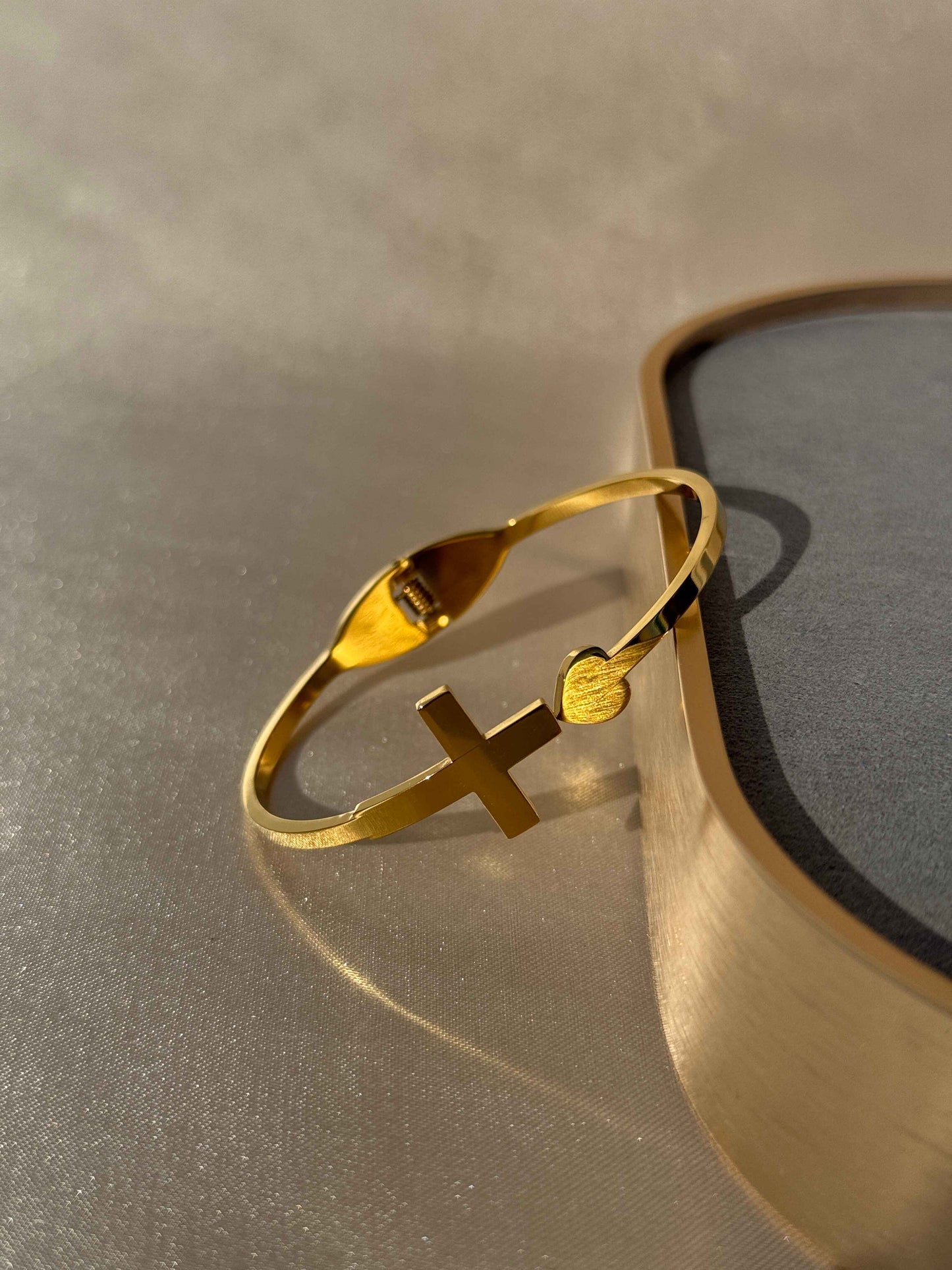 CROSS 18K GOLD PLATED BRACELET