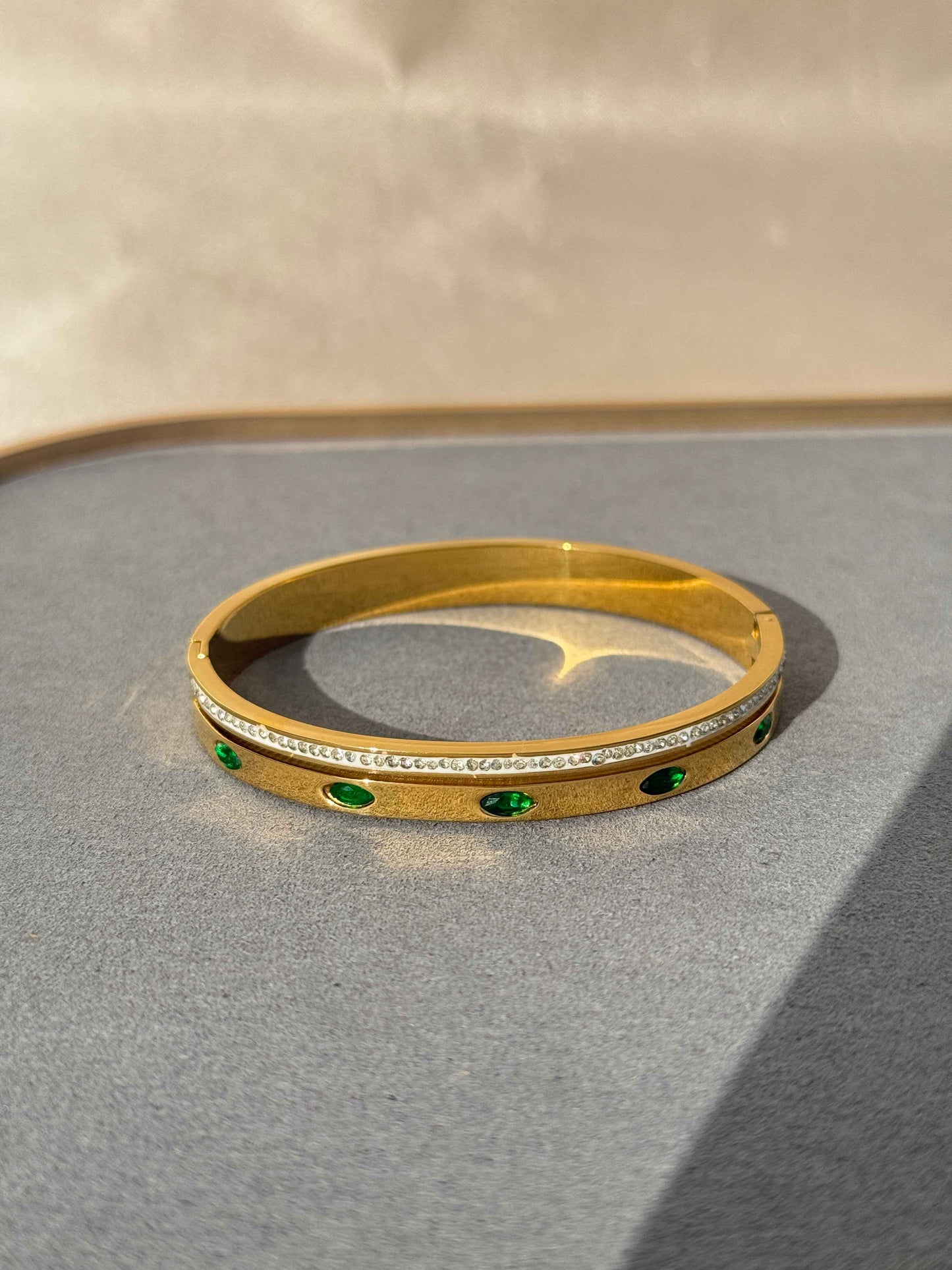 EMERALD 18K GOLD PLATED ANTI TARNISH BRACELET