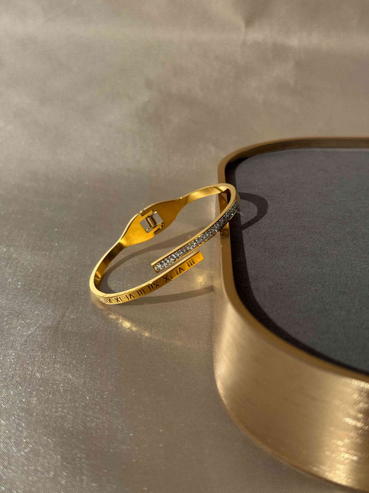 LUXURY 18k GOLD PLATED ANTI-TARNISH ROMAN NUMERAL BRACELET