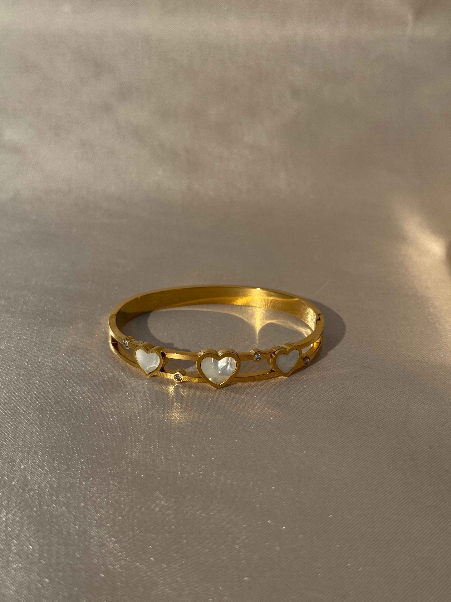HEART 18K GOLD PLATED ANTI TARNISH BRACELET