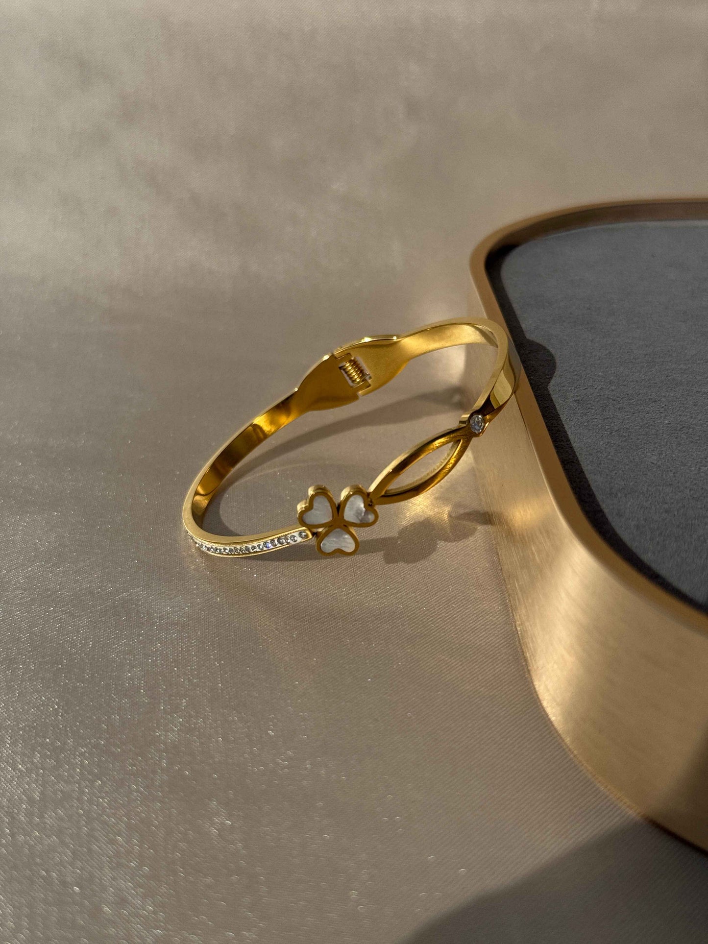 18K GOLD PLATED ANTI TARNISH BRACELET