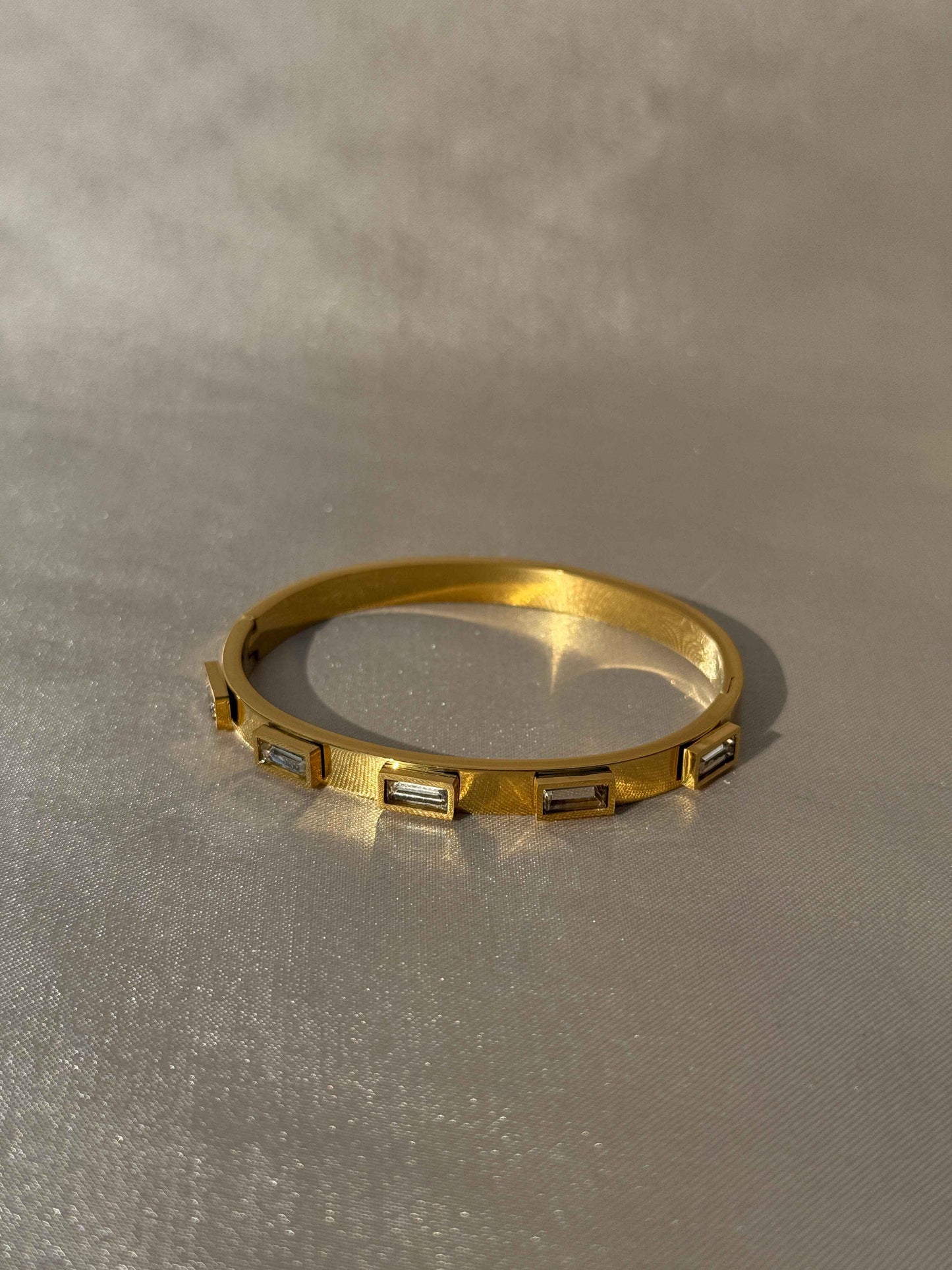 18K GOLD PLATED ANTI TARNISH BRACELET