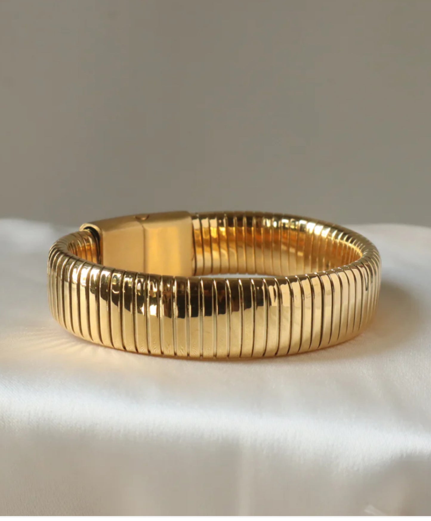 18K GOLD PLATED ANTI TARNISH BRACELET