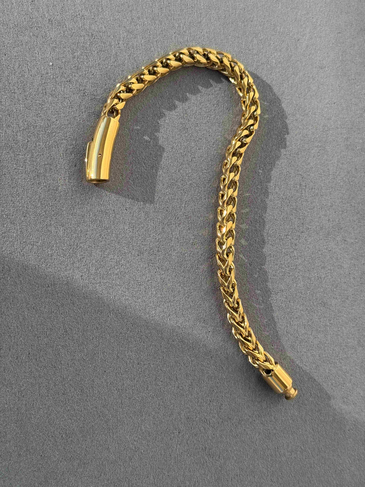 MENS 18k GOLD PLATED LOCK BRACELET