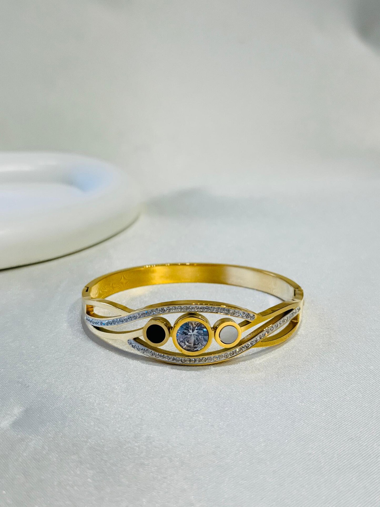 18K GOLD PLATED ANTI TARNISH BRACELET
