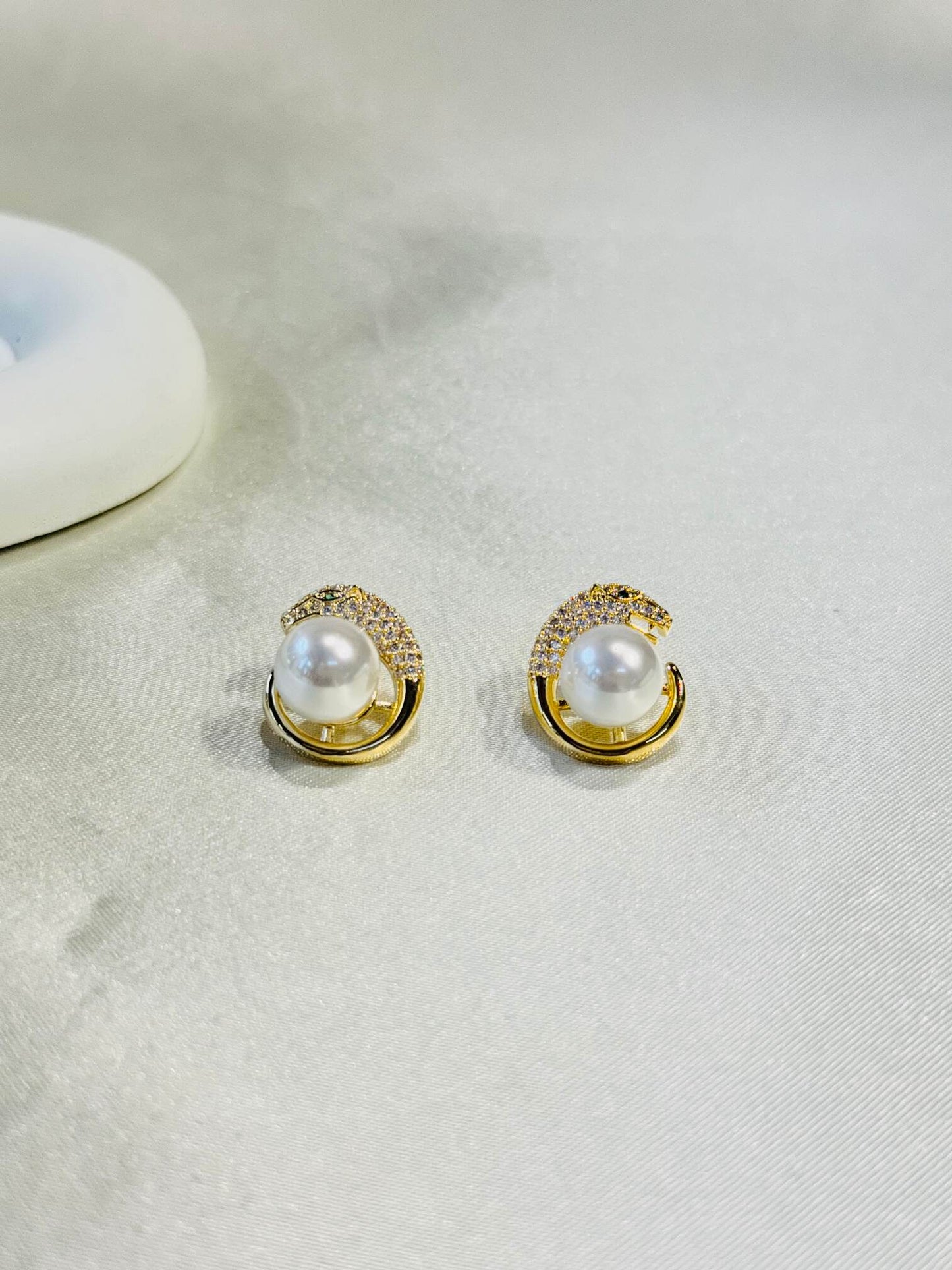 18K GOLD PLATED NATURAL PEARL EARRINGS