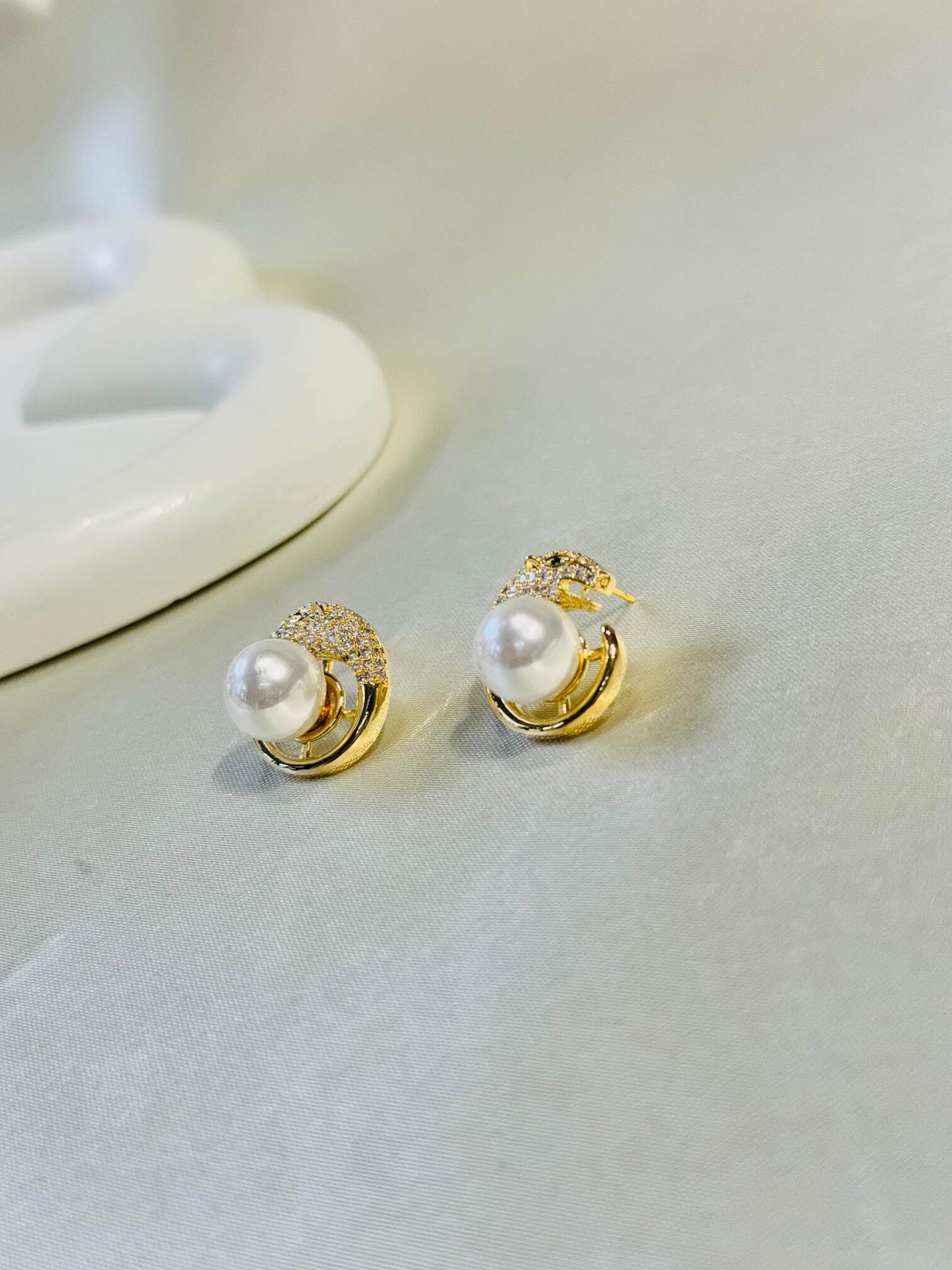 18K GOLD PLATED NATURAL PEARL EARRINGS
