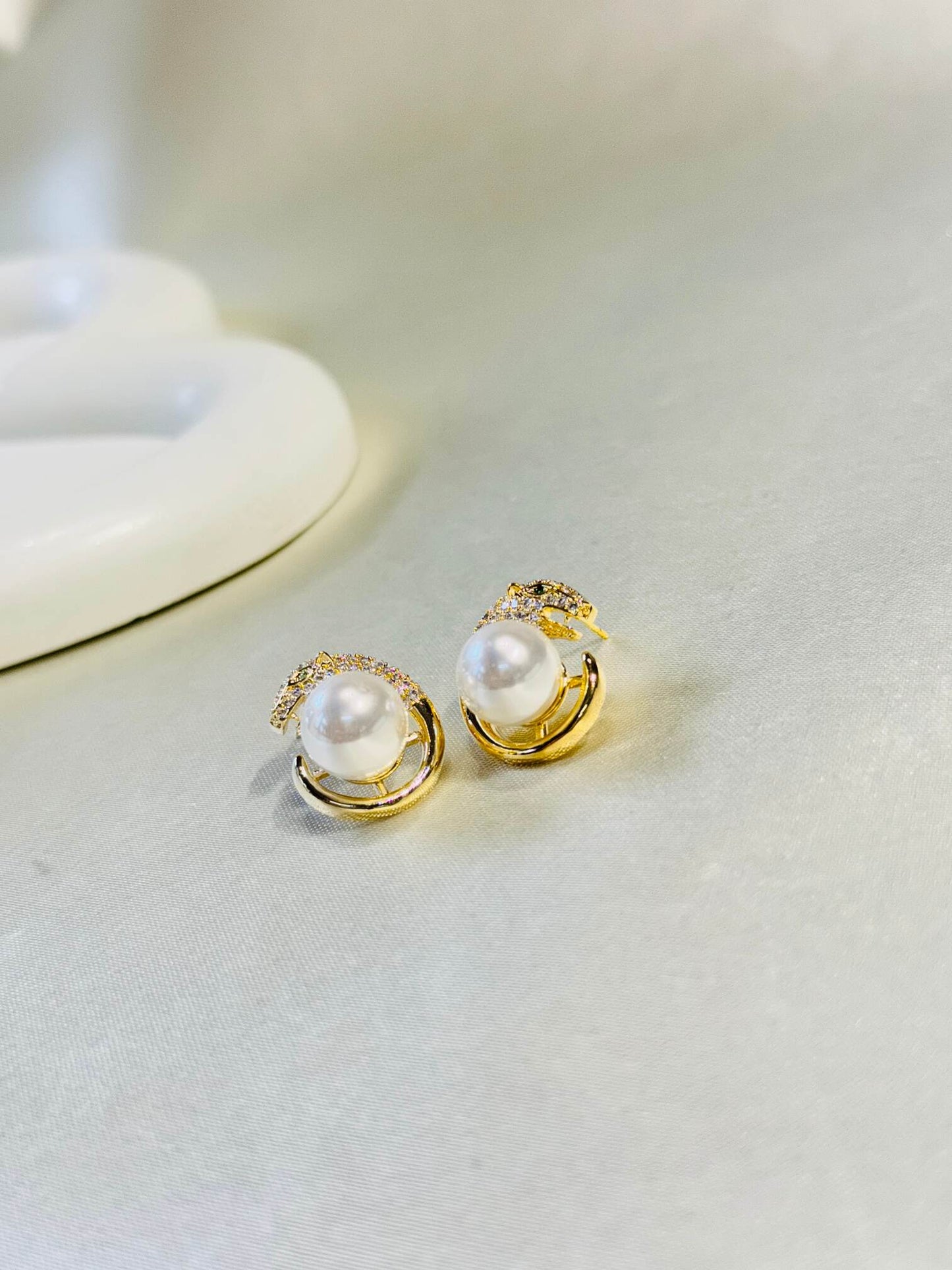 18K GOLD PLATED NATURAL PEARL EARRINGS