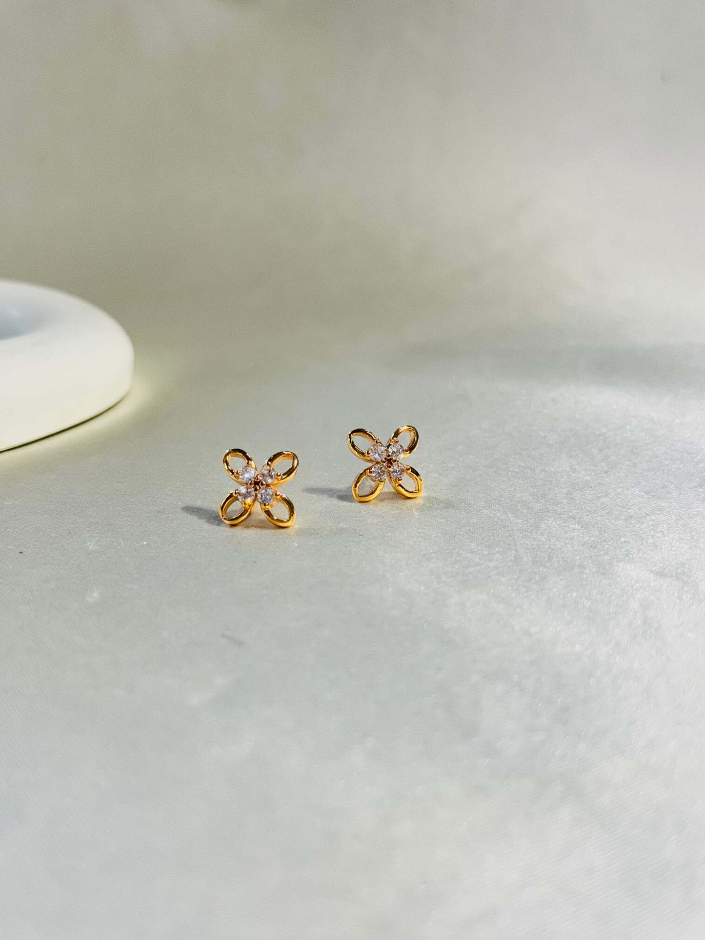 MICRO GOLD PLATED STUDS