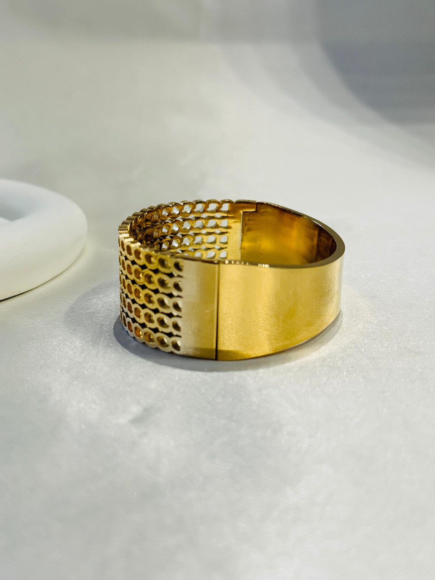 BOLD 18k GOLD PLATED ANTI TARNISH BRACELET