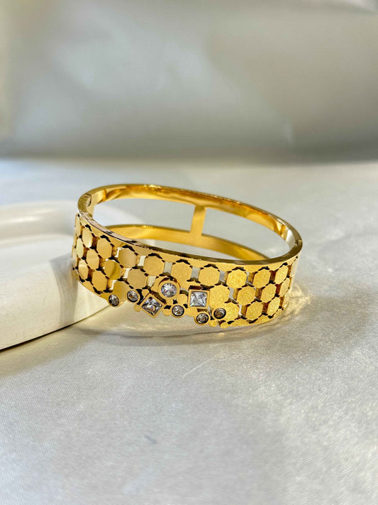BOLD 18k GOLD PLATED ANTI TARNISH BRACELET