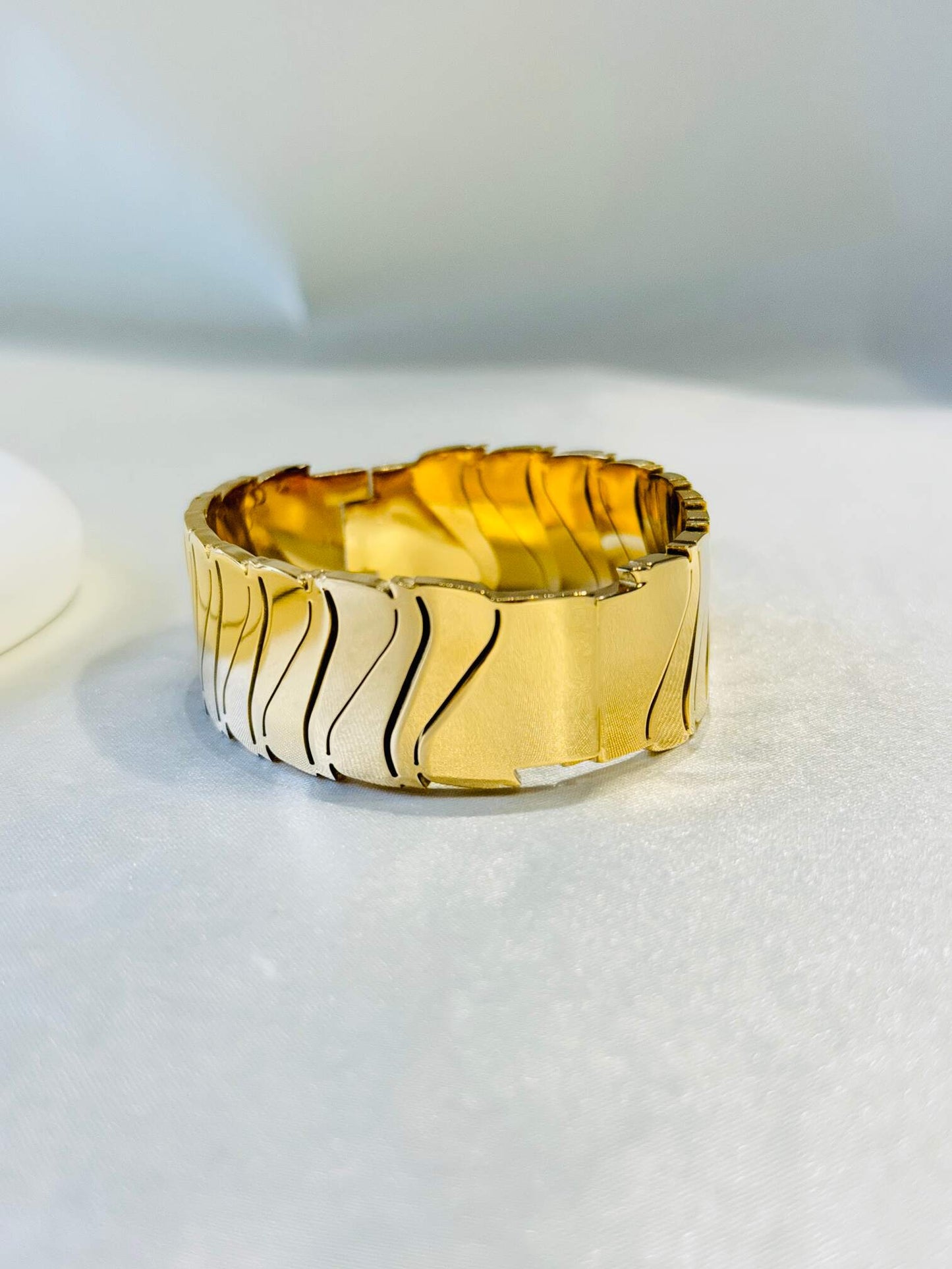 BOLD 18k GOLD PLATED ANTI TARNISH BRACELET