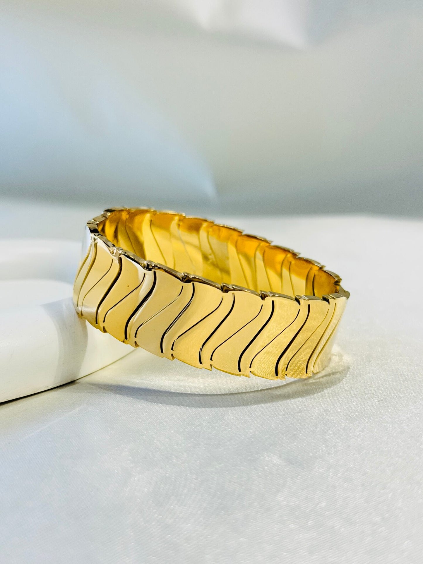 BOLD 18k GOLD PLATED ANTI TARNISH BRACELET
