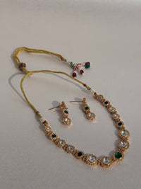 EMERALD TRADITIONAL GOLD PLATED CHOKER