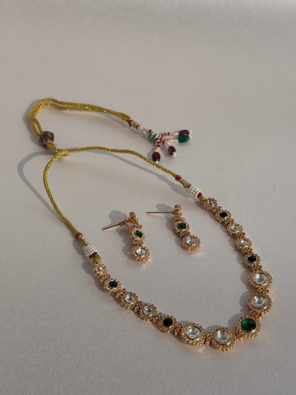 EMERALD TRADITIONAL GOLD PLATED CHOKER