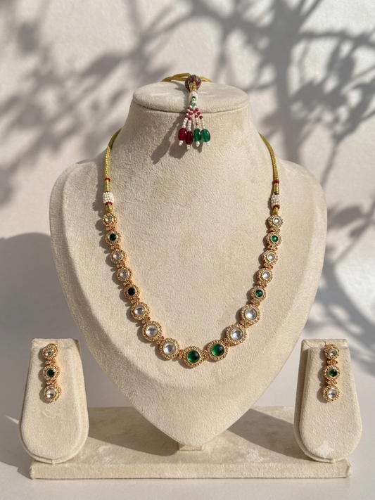 EMERALD TRADITIONAL GOLD PLATED CHOKER