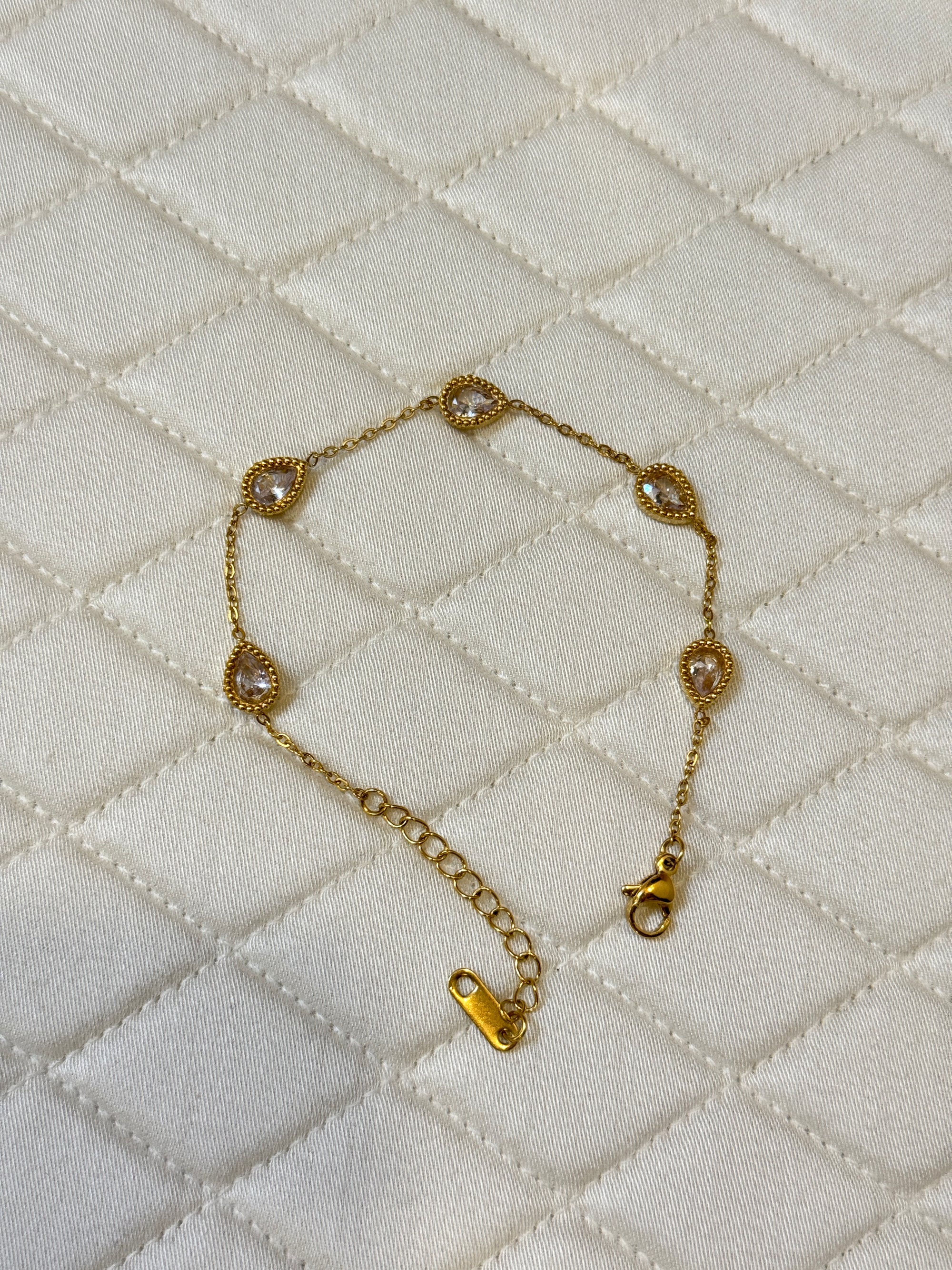 18K GOLD PLATED ANTI TARNISH BRACELET